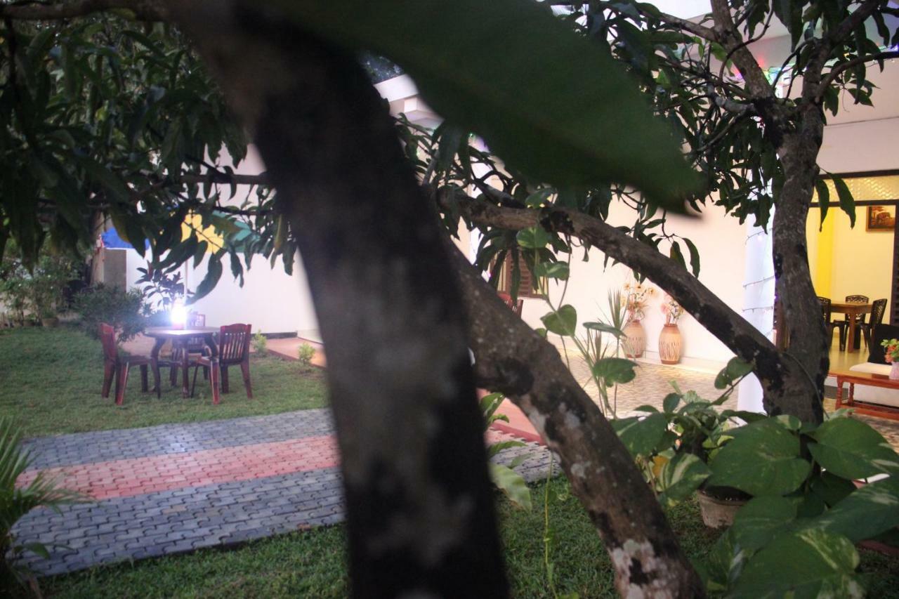 Miheen Hotel & Resort - Anuradhapura Mihintale Exteriér fotografie