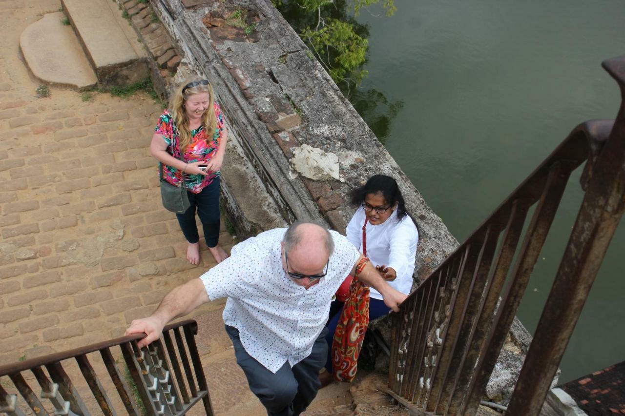 Miheen Hotel & Resort - Anuradhapura Mihintale Exteriér fotografie